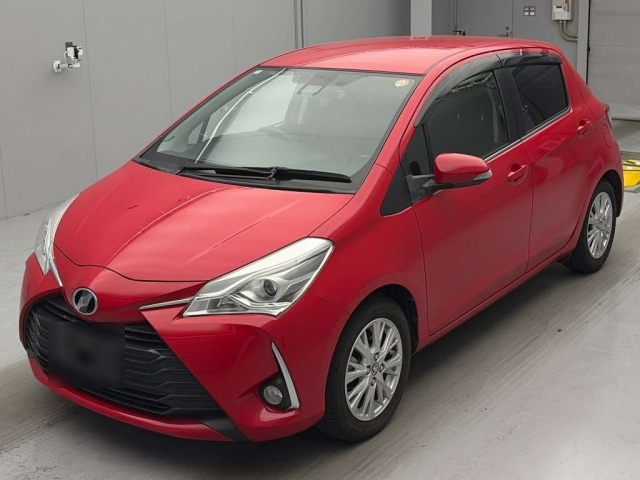 TOYOTA VITZ — фото