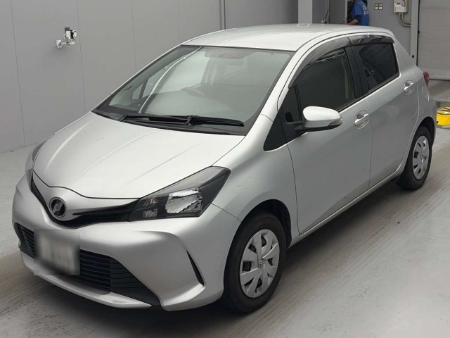 TOYOTA VITZ — фото