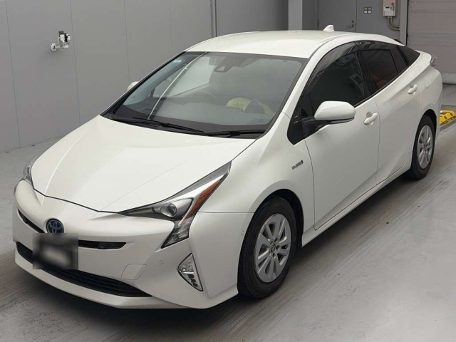 TOYOTA PRIUS — фото