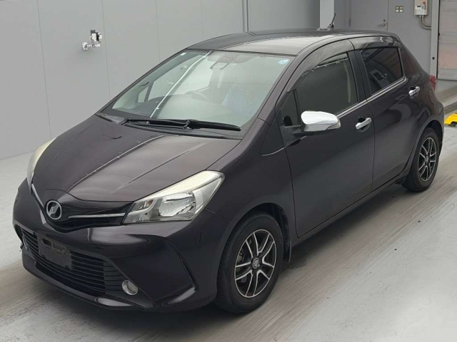 TOYOTA VITZ — фото