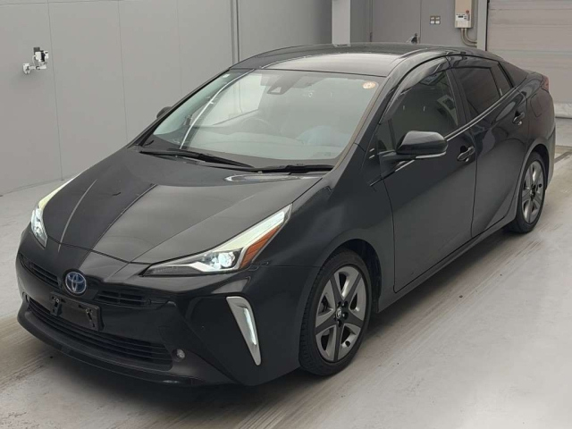 TOYOTA PRIUS — фото