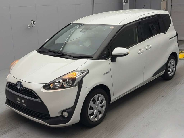 TOYOTA SIENTA — фото
