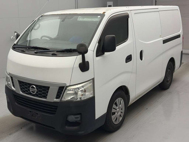 NISSAN CARAVAN — фото