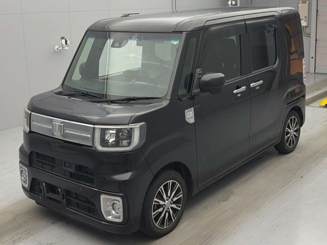 DAIHATSU WAKE — фото