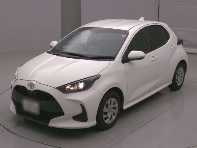 TOYOTA YARIS — фото