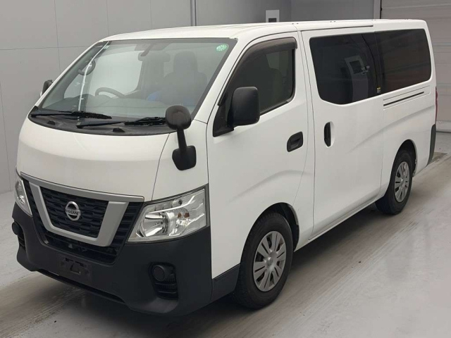 NISSAN CARAVAN — фото