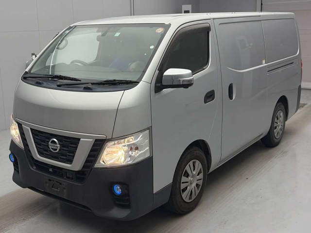 NISSAN CARAVAN — фото