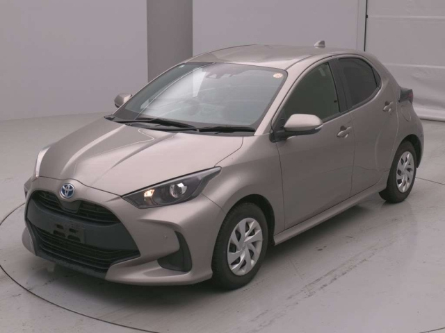 TOYOTA YARIS — фото