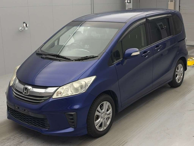 HONDA FREED — фото