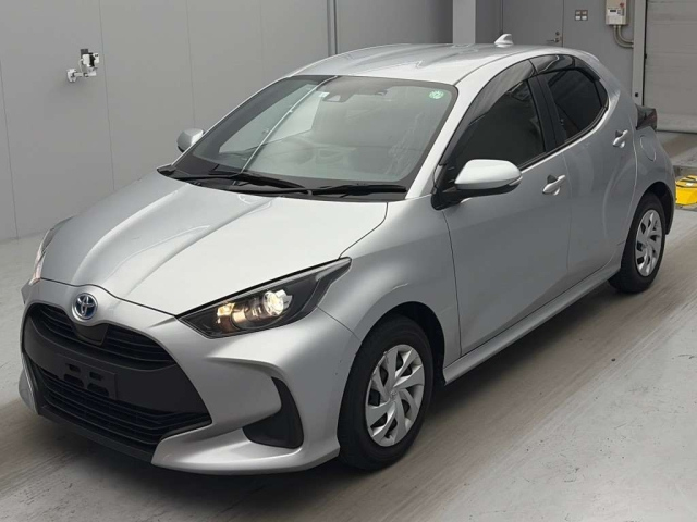 TOYOTA YARIS — фото