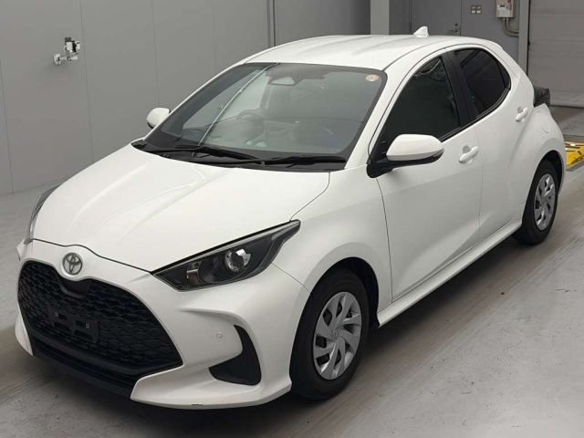TOYOTA YARIS — фото