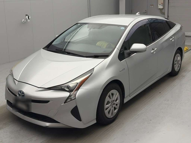 TOYOTA PRIUS — фото
