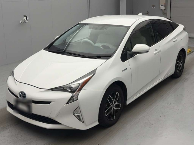 TOYOTA PRIUS — фото