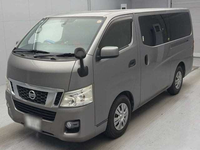 NISSAN CARAVAN — фото