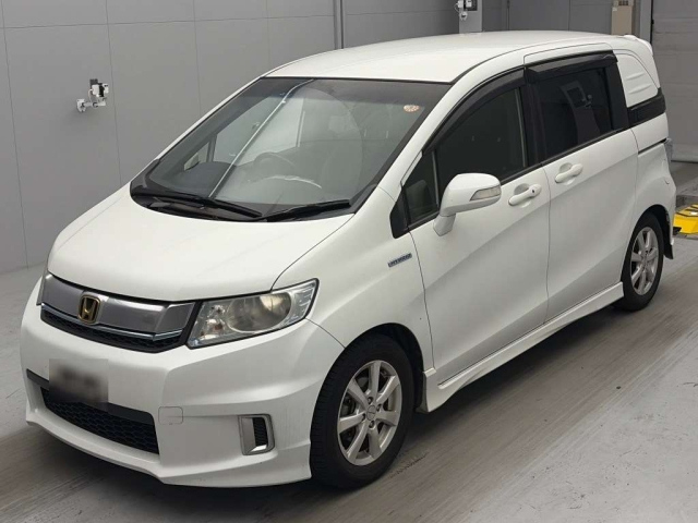 HONDA FREED — фото