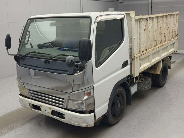 MITSUBISHI CANTER — фото