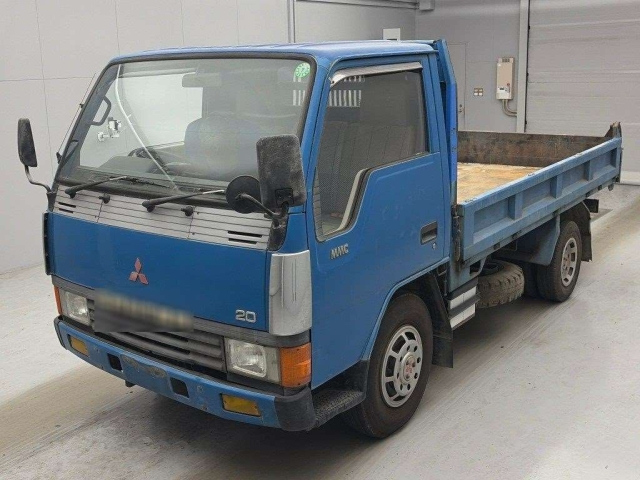 MITSUBISHI CANTER — фото