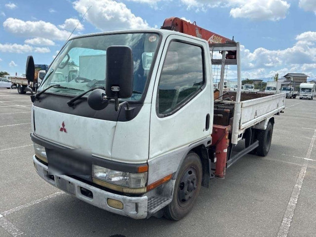 MITSUBISHI CANTER — фото