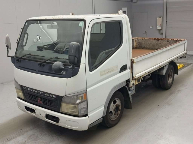 MITSUBISHI CANTER — фото