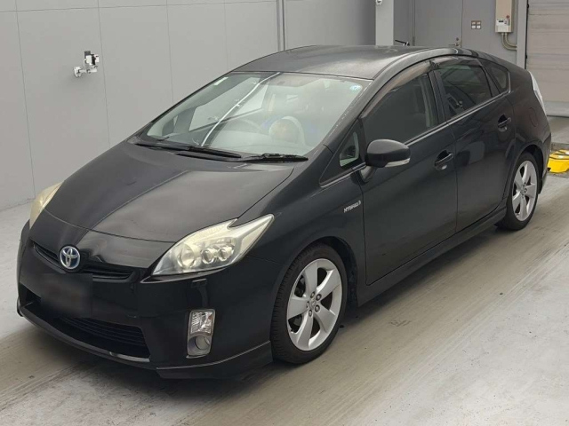 TOYOTA PRIUS — фото