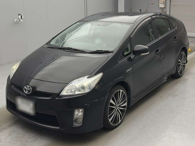 TOYOTA PRIUS — фото