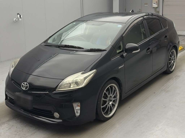 TOYOTA PRIUS — фото