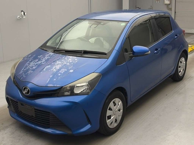 TOYOTA VITZ — фото