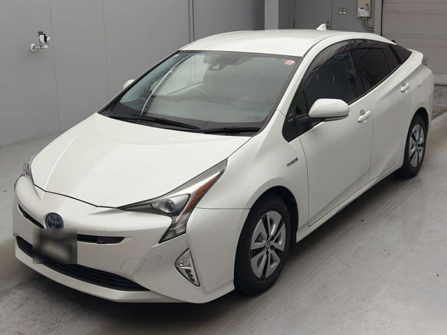 TOYOTA PRIUS — фото