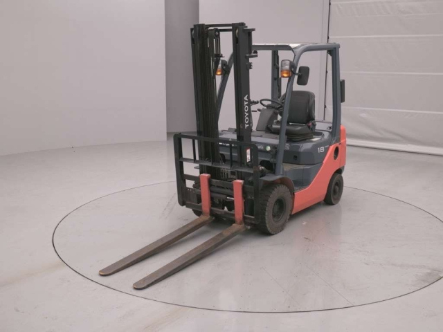 TOYOTA FORKLIFT — фото