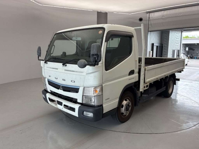 MITSUBISHI CANTER — фото
