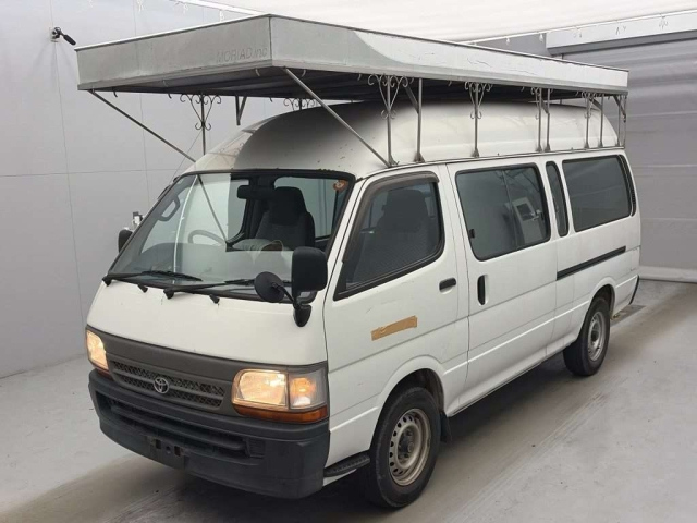 TOYOTA HIACE — фото