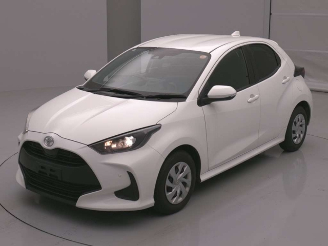 TOYOTA YARIS — фото