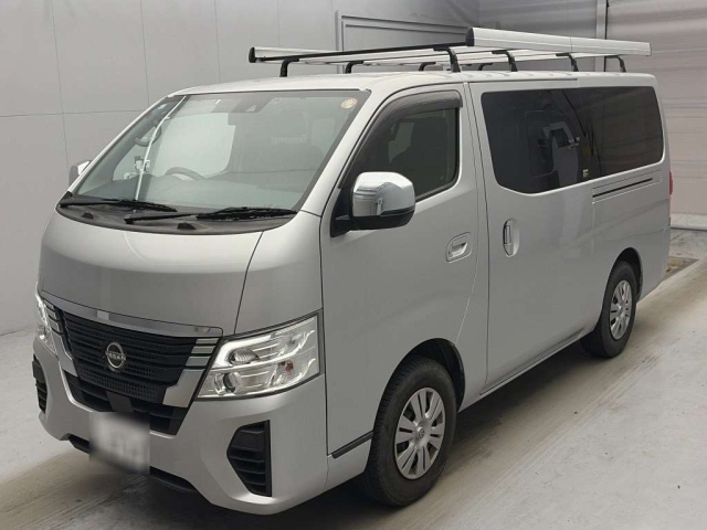 NISSAN CARAVAN — фото