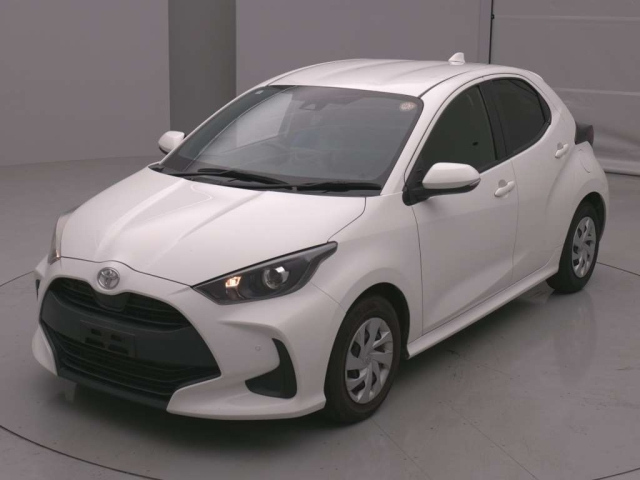 TOYOTA YARIS — фото