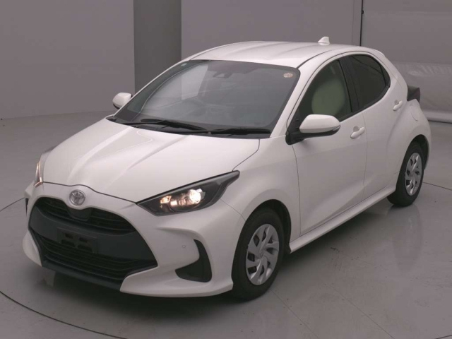 TOYOTA YARIS — фото