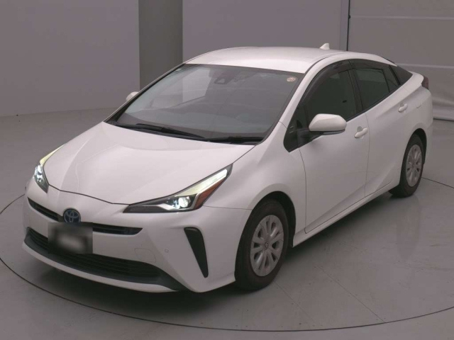 TOYOTA PRIUS — фото