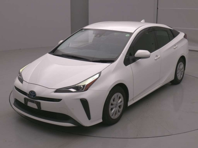 TOYOTA PRIUS — фото