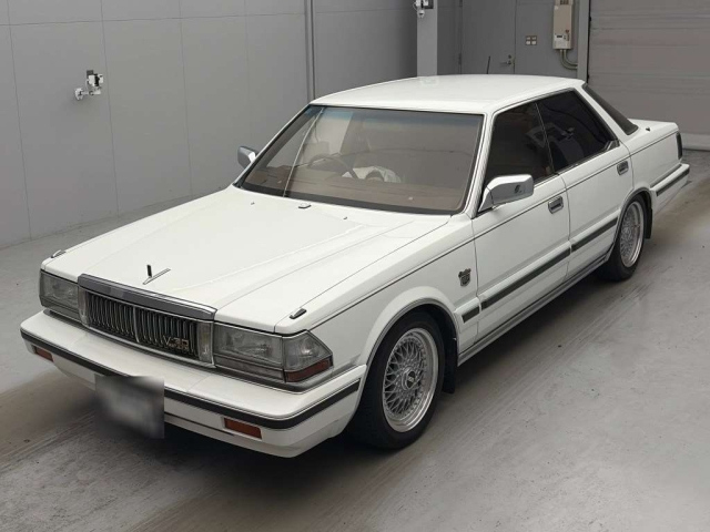 NISSAN CEDRIC — фото