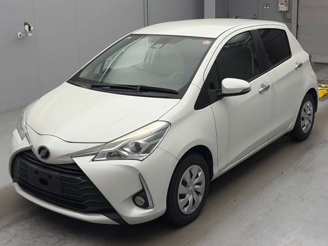 TOYOTA VITZ — фото
