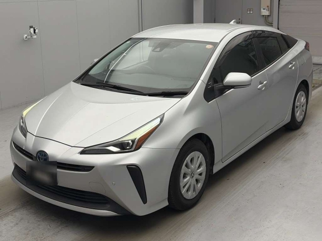 TOYOTA PRIUS — фото