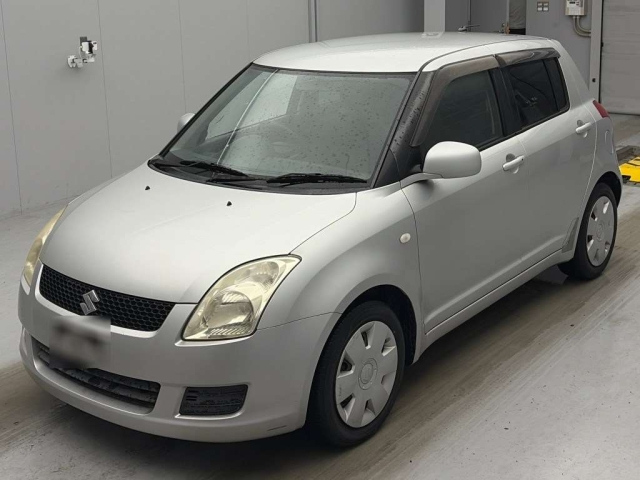 SUZUKI SWIFT — фото