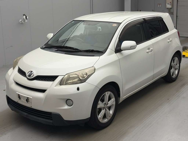 TOYOTA IST
