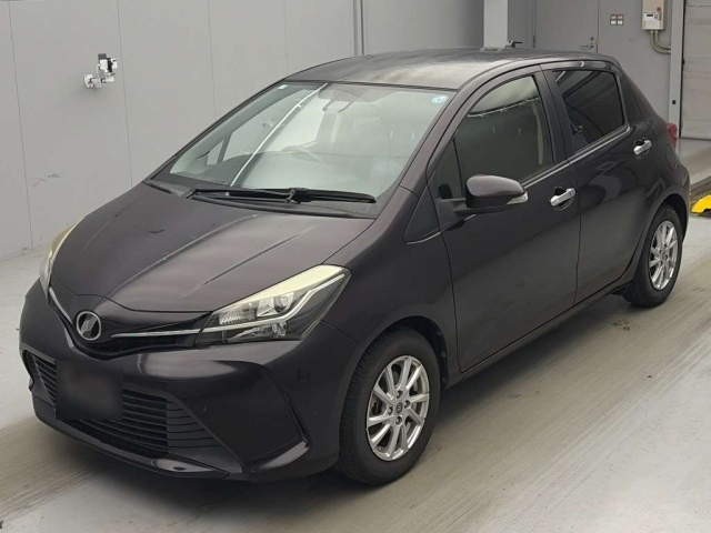 TOYOTA VITZ — фото