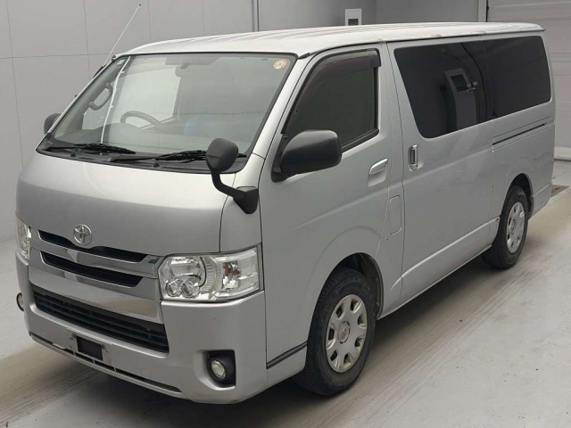TOYOTA HIACE VAN