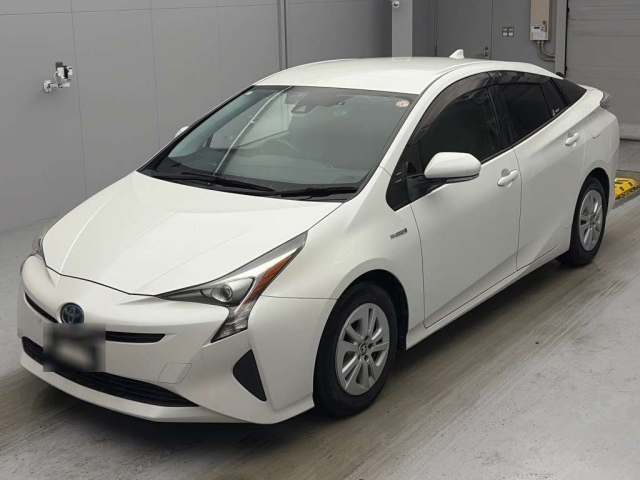 TOYOTA PRIUS — фото