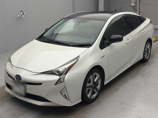 TOYOTA PRIUS — фото