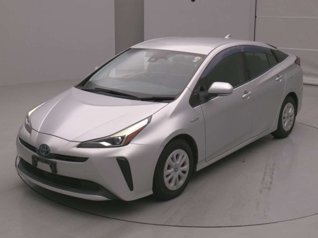 TOYOTA PRIUS — фото