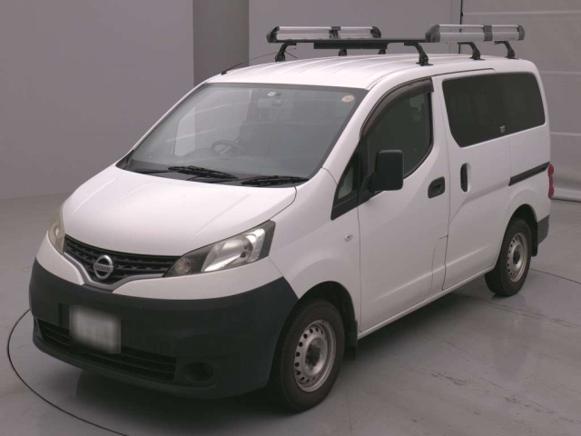 NISSAN NV200 — фото