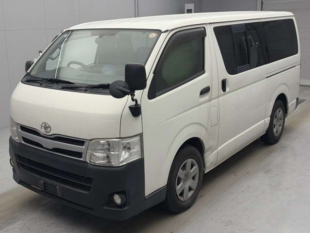 TOYOTA HIACE VAN