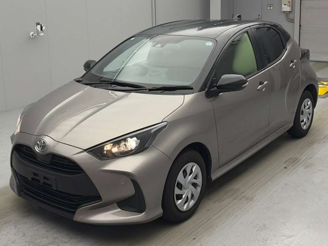 TOYOTA YARIS — фото
